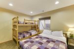 Bedroom with bunks 